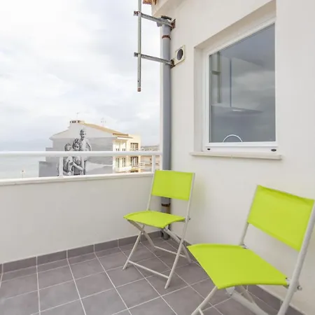 Yourhouse Monges Sea View *