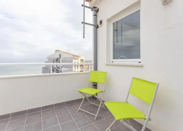 Yourhouse Monges Sea View *